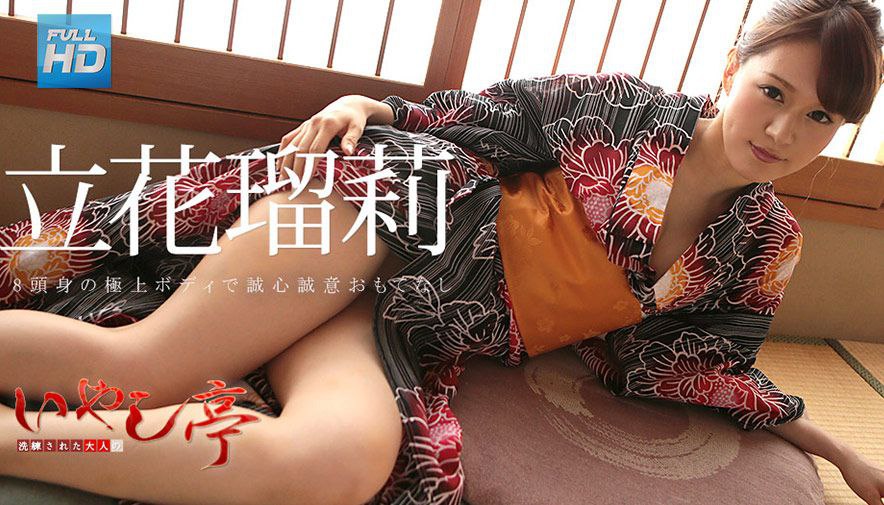 高颜值苗条身材妹子漏奶漏逼诱惑 椅子上脱下衣服特写逼逼掰开非常诱人 很是诱惑喜欢不要错过